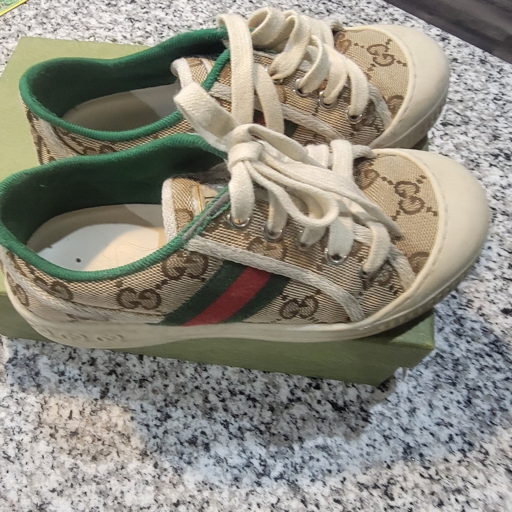 Gucci toddler shoes